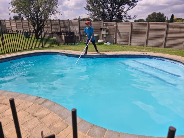 pool-cleaning-kempton-park